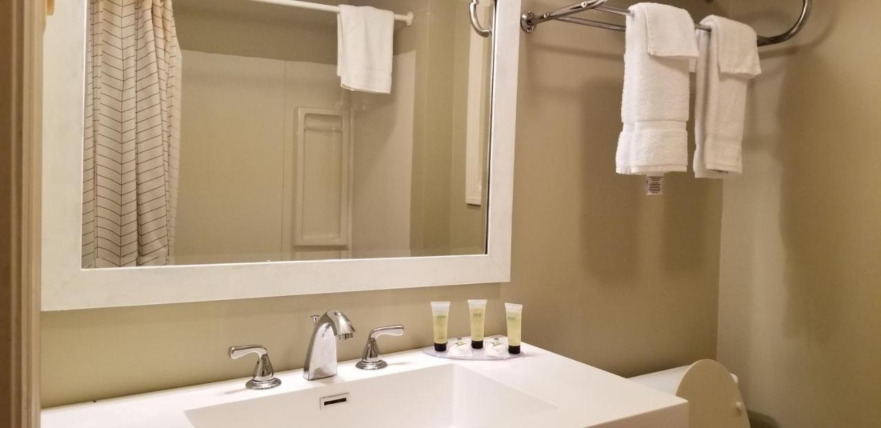 Sea Haven Resort Motel Southampton Extérieur photo